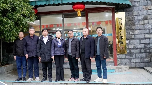 寧都縣政協(xié)副主席李強(qiáng)等領(lǐng)導(dǎo)一行蒞臨寧都商會(huì)指導(dǎo)工作